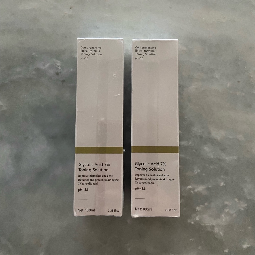 New 2 Pack Glycolic Acid 7% Toning Solution. 240ml 8.44 fl oz Exp. 04/2027